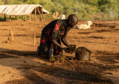 Discover the Mundari people of South Sudan, their long-horned cattle, camp life and traditions, and how to visit a Mundari cattle camp from Juba.